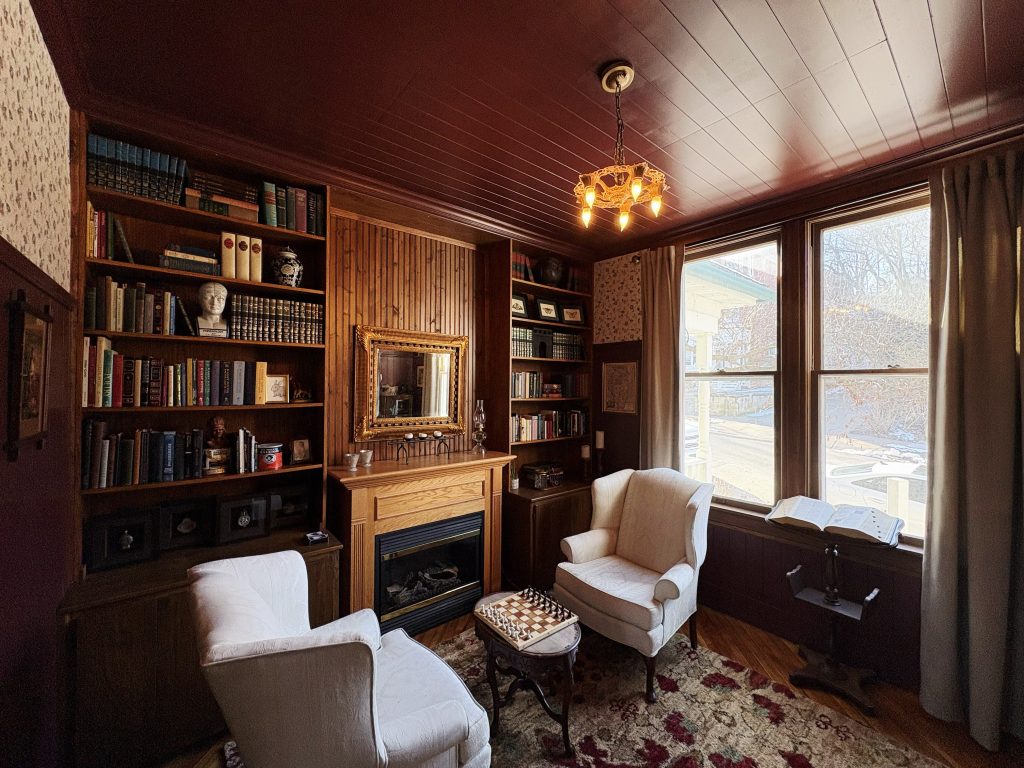 Gentlemens Study at the Avery House Bed and Breakfast