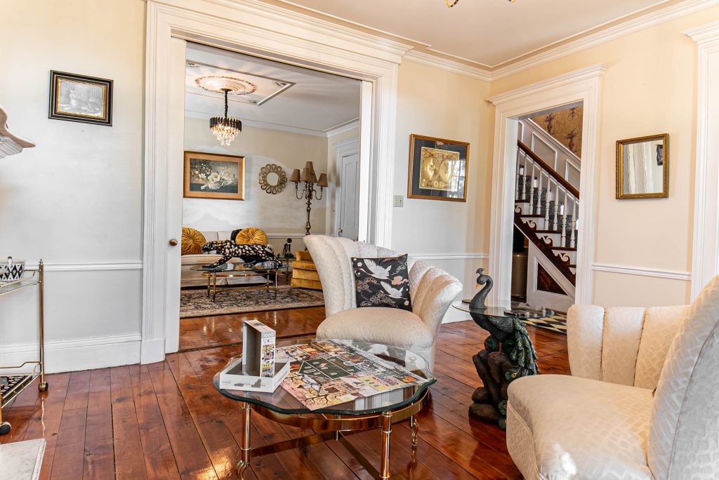 Gaming in the sitting room at Miss Murphy's High Street Inn