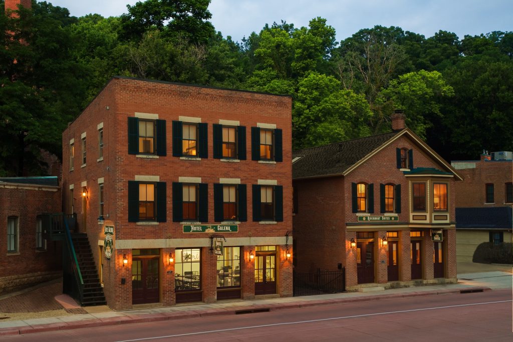 Exterior of Hotel Galena and Riverboat Suites