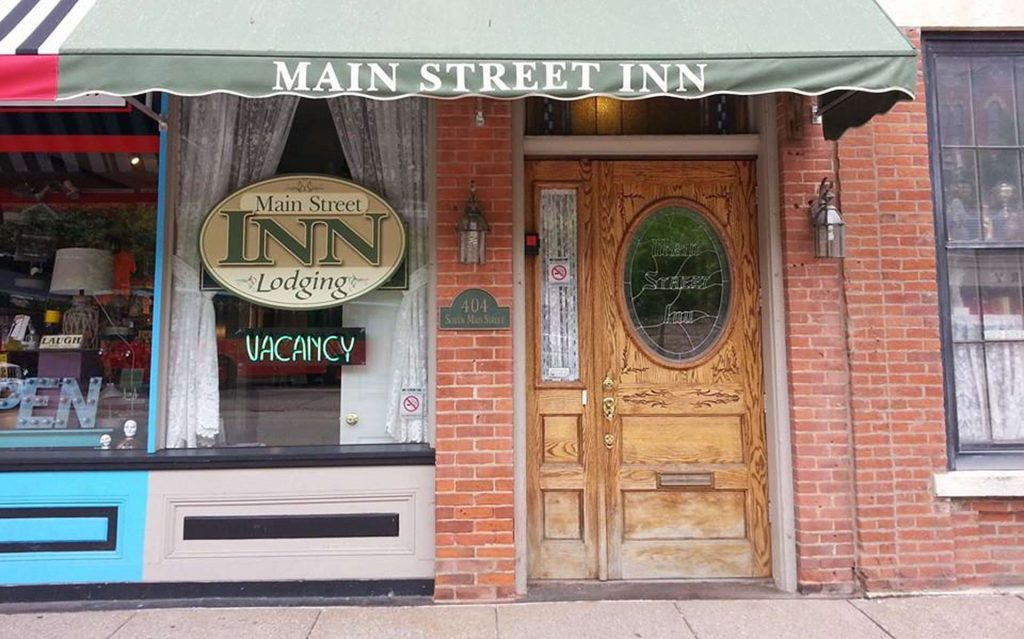 Main Street Inn Exterior in Galena, IL