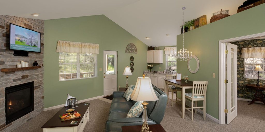 The Somerset Cottage at Hawk Valley Retreat & Cotttages